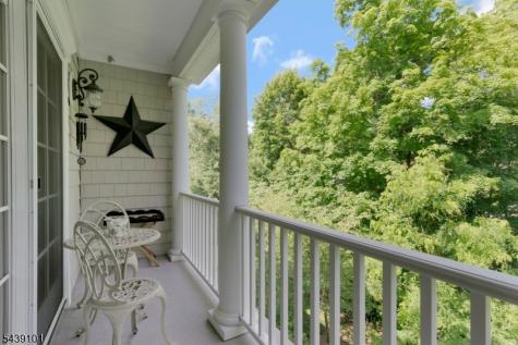10 Schmidt Circle Watchung NJ 07069