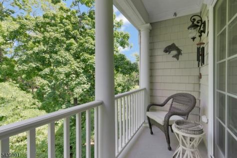 10 Schmidt Circle Watchung NJ 07069