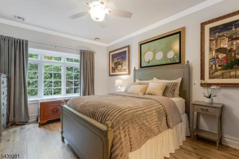 10 Schmidt Circle Watchung NJ 07069