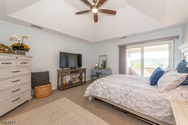 52 Bourne Circle Hardyston NJ 07419