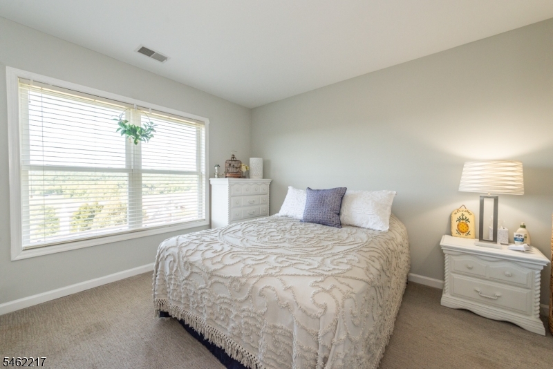 52 Bourne Circle Hardyston NJ 07419