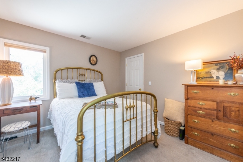 52 Bourne Circle Hardyston NJ 07419