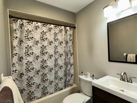 4 Greg Norman Court Vernon NJ 07462