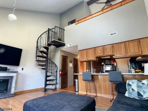 4 Greg Norman Court Vernon NJ 07462