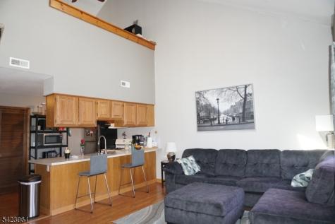 4 Greg Norman Court Vernon NJ 07462