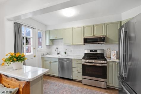 15 A Parkway Village Cranford NJ 07016