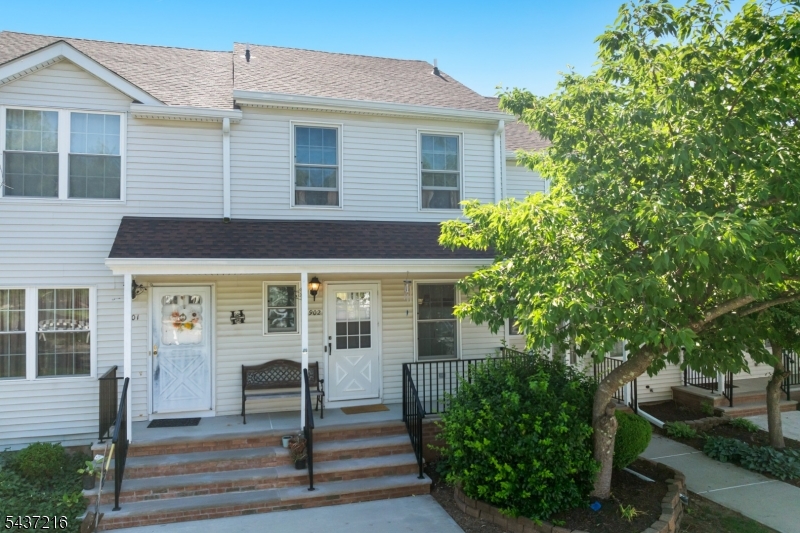 902 Wetherburn Court Raritan NJ 08822
