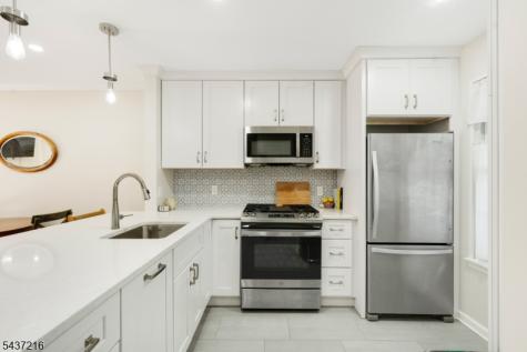 902 Wetherburn Court Raritan NJ 08822
