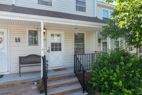 902 Wetherburn Court Raritan NJ 08822