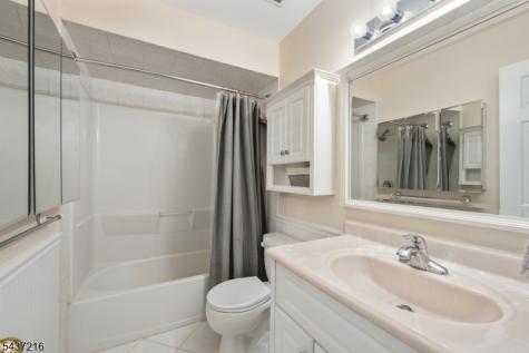 902 Wetherburn Court Raritan NJ 08822