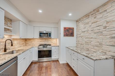 17 Sunrise Drive Long Hill NJ 07933