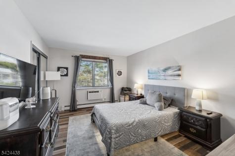 747 Riverside Avenue Lyndhurst NJ 07071