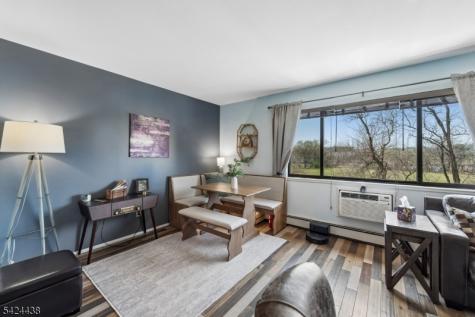 747 Riverside Avenue Lyndhurst NJ 07071