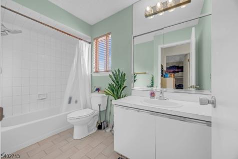 89 Park Gate Drive Edison NJ 08820
