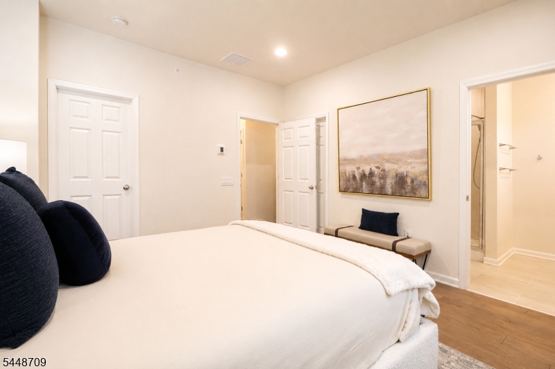22 Gala Court Livingston NJ 07039
