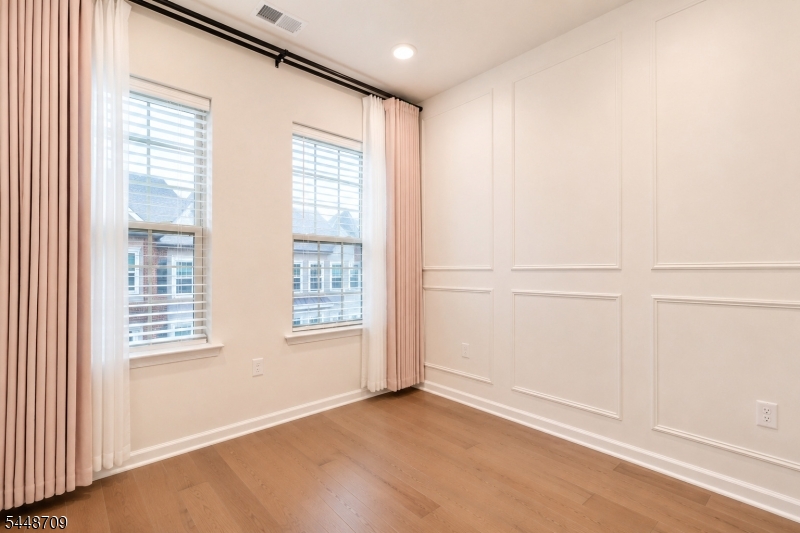 22 Gala Court Livingston NJ 07039