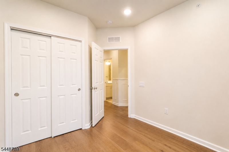 22 Gala Court Livingston NJ 07039