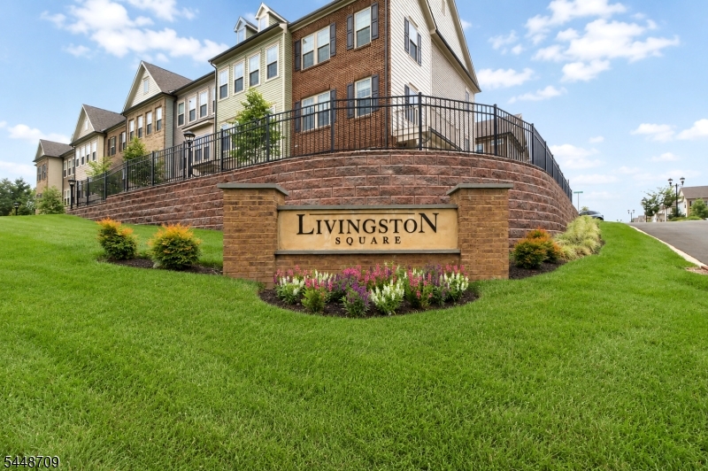 22 Gala Court Livingston NJ 07039