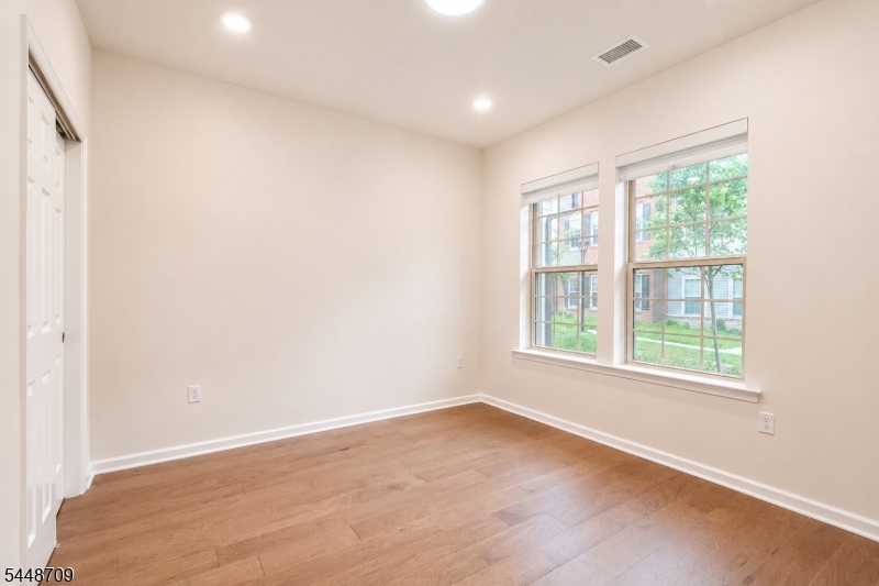22 Gala Court Livingston NJ 07039