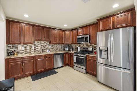 47 Harvey Court Clark NJ 07066