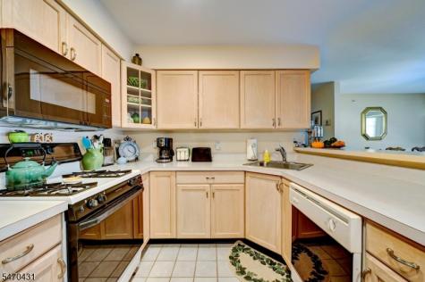 30 Mountainview Court Riverdale NJ 07457