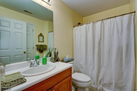 30 Mountainview Court Riverdale NJ 07457