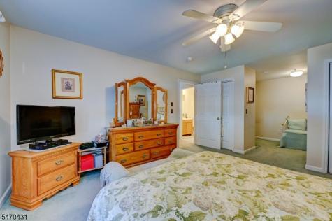 30 Mountainview Court Riverdale NJ 07457