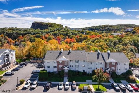 30 Mountainview Court Riverdale NJ 07457