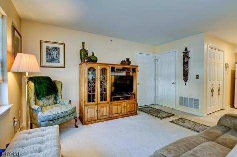 30 Mountainview Court Riverdale NJ 07457