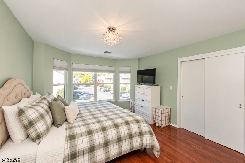 12 Frankie Lane East Hanover NJ 07936