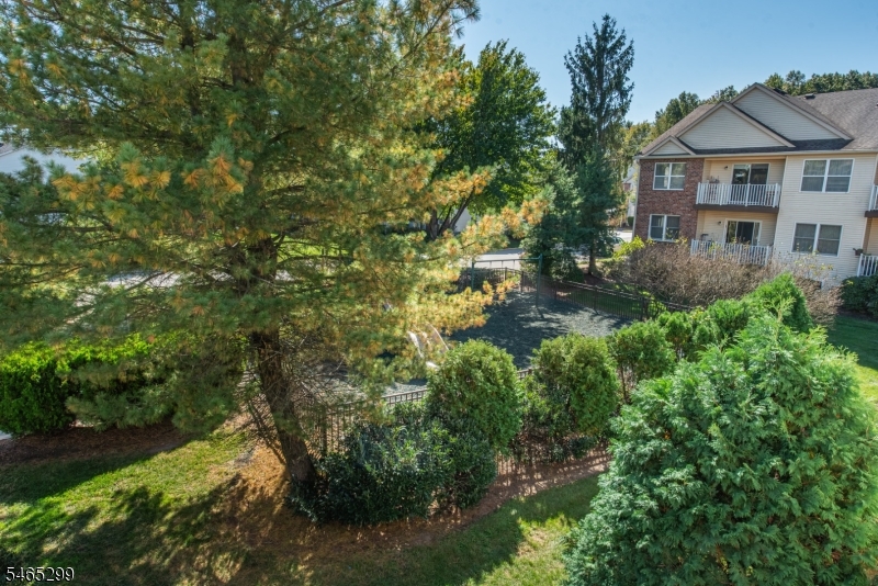 12 Frankie Lane East Hanover NJ 07936