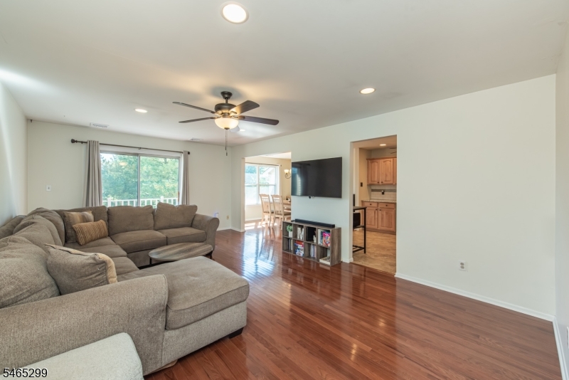 12 Frankie Lane East Hanover NJ 07936