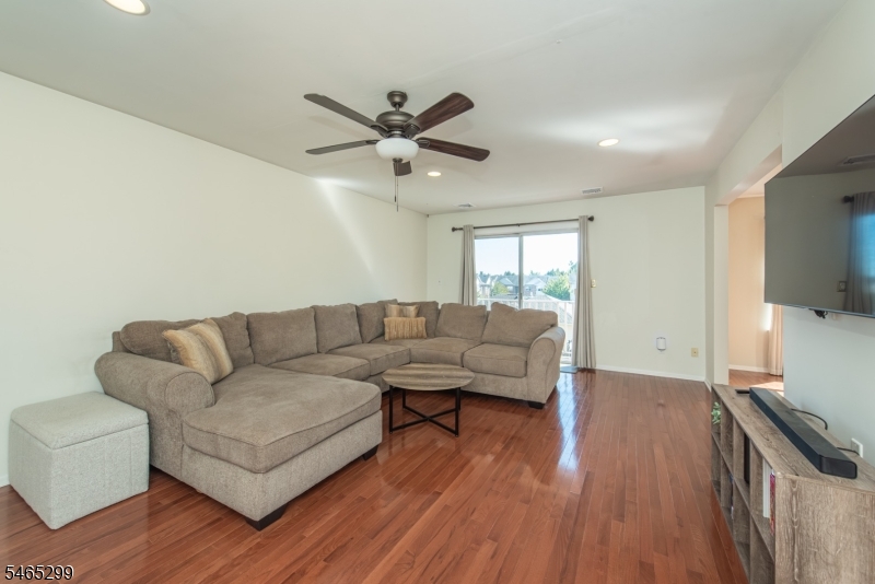12 Frankie Lane East Hanover NJ 07936