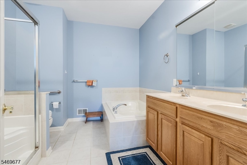 119 Saratoga Court Franklin NJ 08873