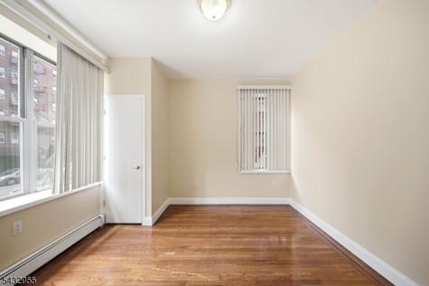5 Pomona Avenue Newark NJ 07112