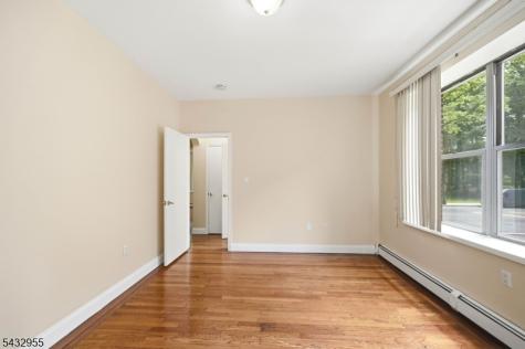 5 Pomona Avenue Newark NJ 07112