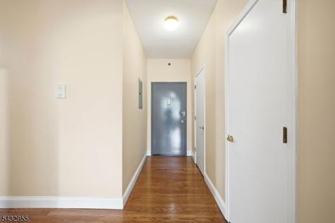 5 Pomona Avenue Newark NJ 07112