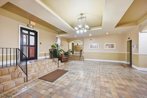 5 Pomona Avenue Newark NJ 07112