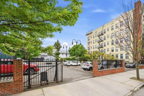 5 Pomona Avenue Newark NJ 07112