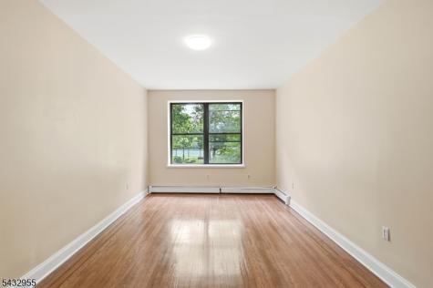5 Pomona Avenue Newark NJ 07112
