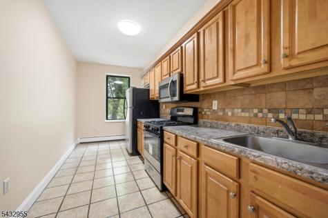 5 Pomona Avenue Newark NJ 07112