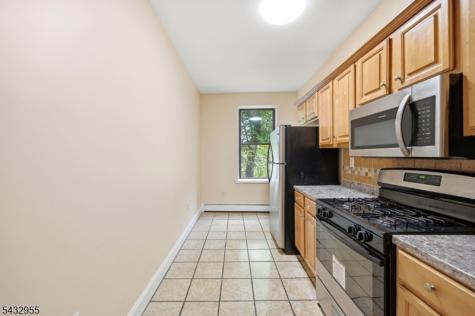 5 Pomona Avenue Newark NJ 07112