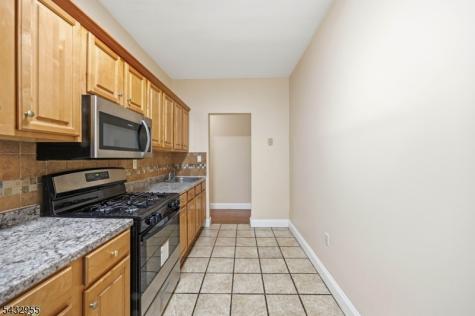 5 Pomona Avenue Newark NJ 07112