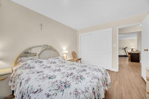 100 Luttgen Place Linden NJ 07036