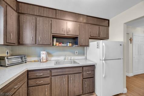100 Luttgen Place Linden NJ 07036