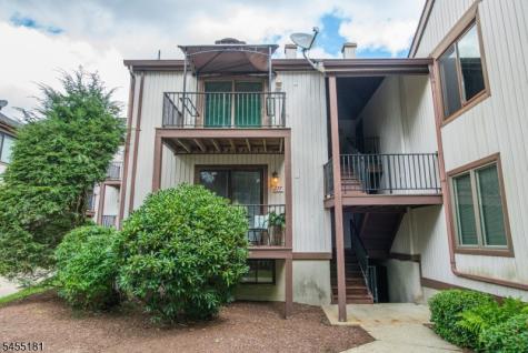15277 Aspen Court Stanhope NJ 07874