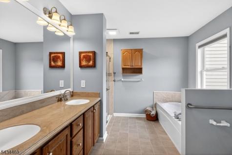 23 Caleb Court Hardyston NJ 07419
