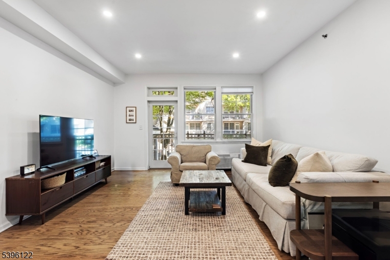 4 Constellation Place 101 Jersey City NJ 07305