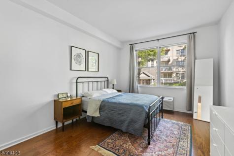 4 Constellation Place 101 Jersey City NJ 07305