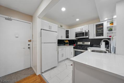 1300 Rock Ave Apt F1 North Plainfield NJ 07060
